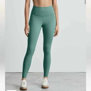 Everlane Womens High Rise The Perform Legging Soft Green Size M NWT